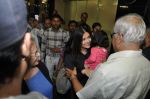 Aishwarya Rai Bachchan with Aradhya return from NY in Mumbai Airport on 23rd April 2013 (80).JPG